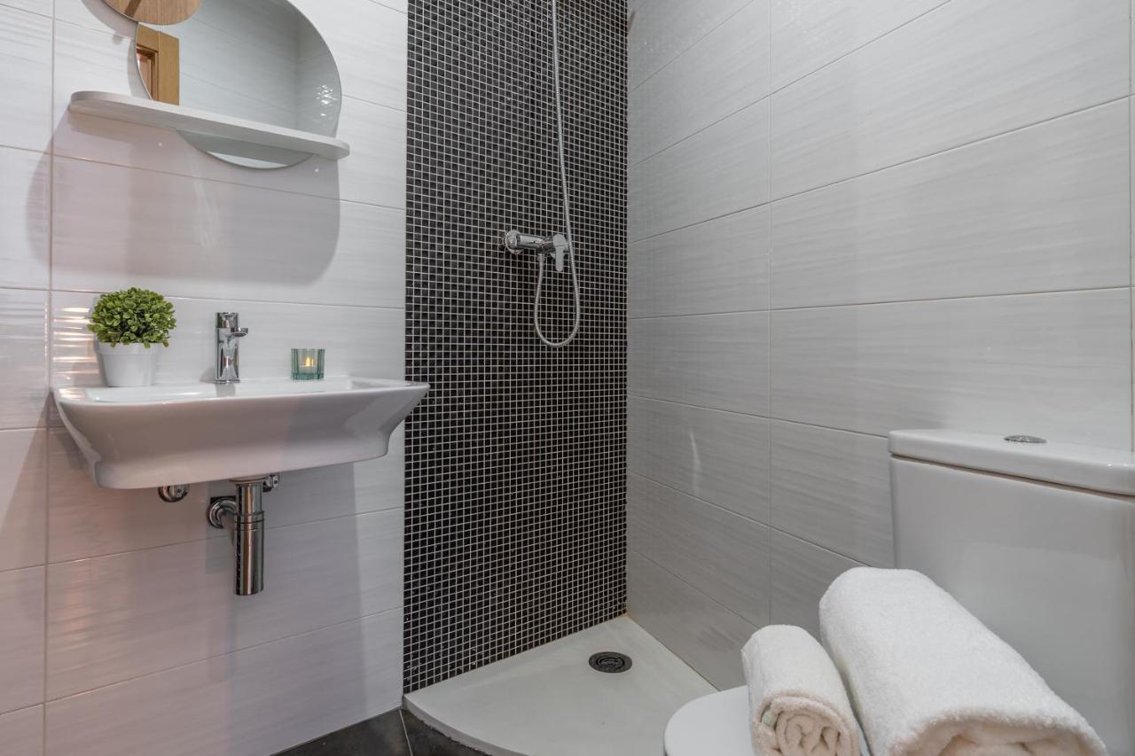 Tuguest Postigo II Catedral Apartment - Free Parking Гранада Екстериор снимка